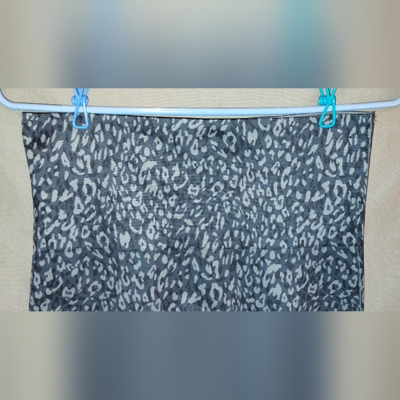 SPANX SLIMMING LEGGINGS ~ SIZE XL ~ BLUE & GRAY LEOPARD PRINT ~ HIGH WAISTED - Picture 4 of 8